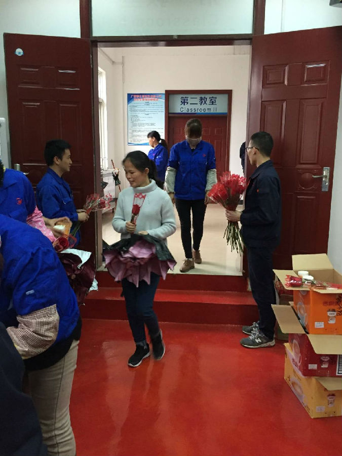 深化婦女普法教育，促進(jìn)構(gòu)建和諧銀億